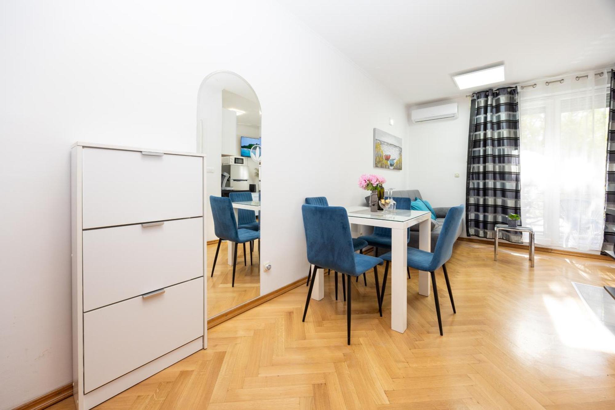 Apartment Paolo By The Beach Znjan Split Kültér fotó