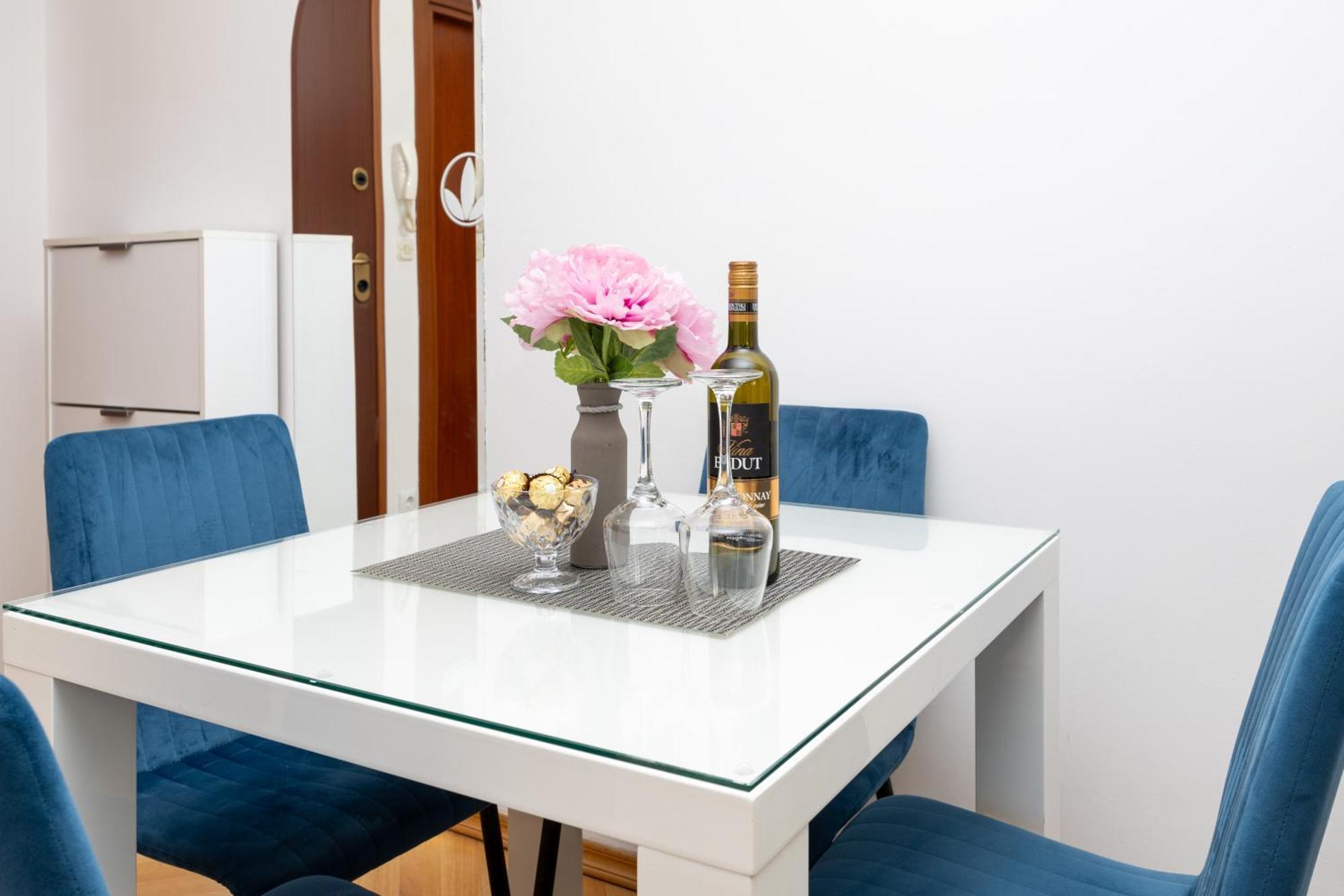 Apartment Paolo By The Beach Znjan Split Kültér fotó