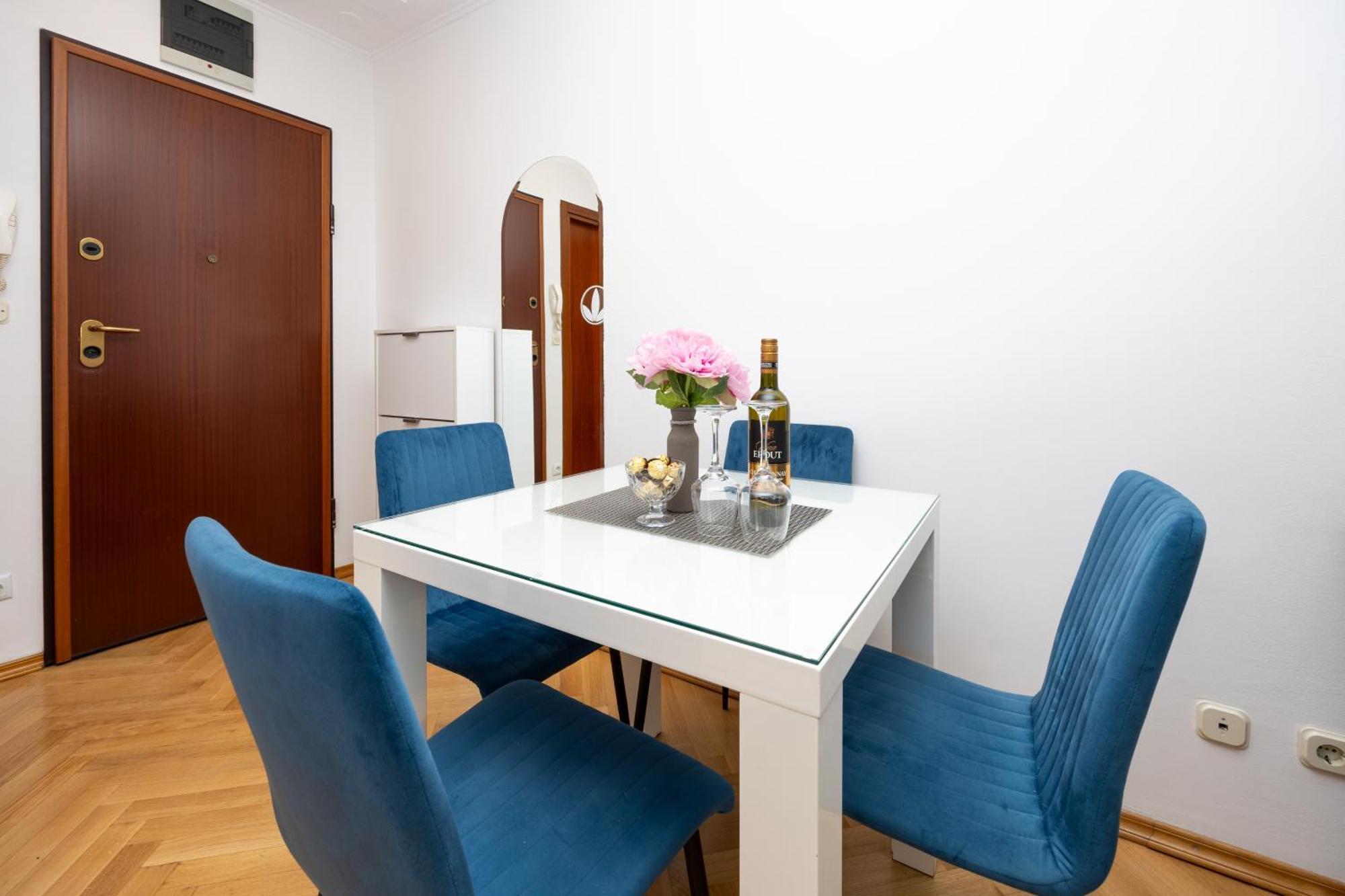 Apartment Paolo By The Beach Znjan Split Kültér fotó
